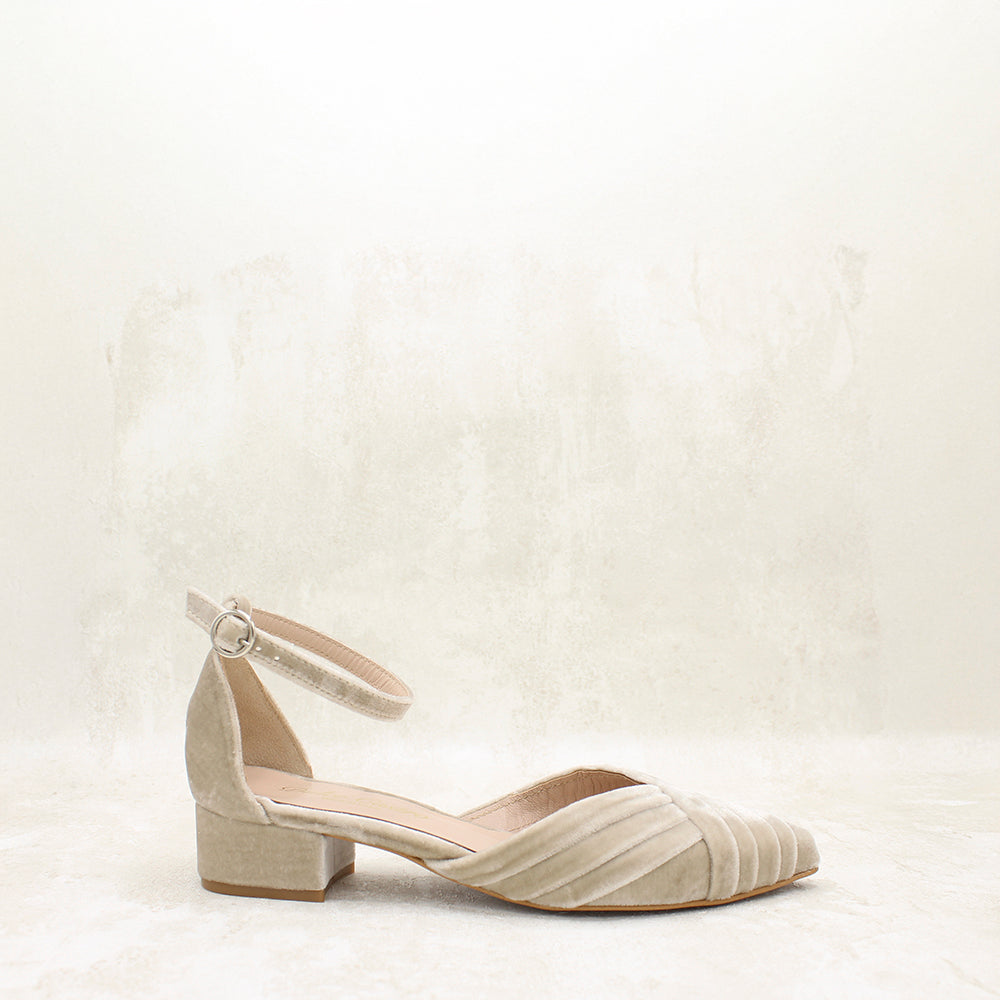 VELVET TAUPE
