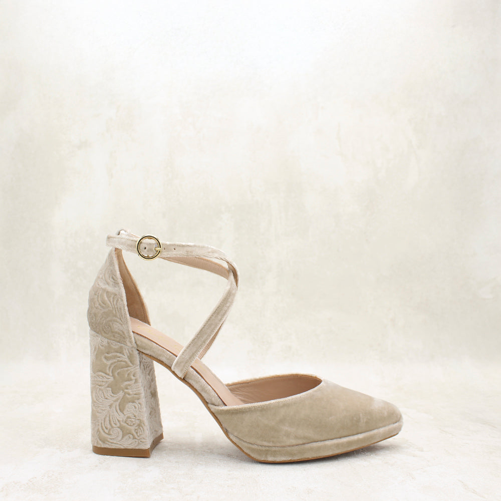 VELVET TAUPE, BRDO