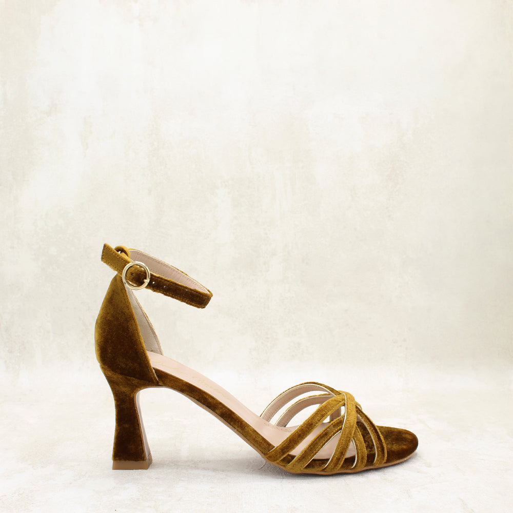 VELVET HONEY, METAL CAVA