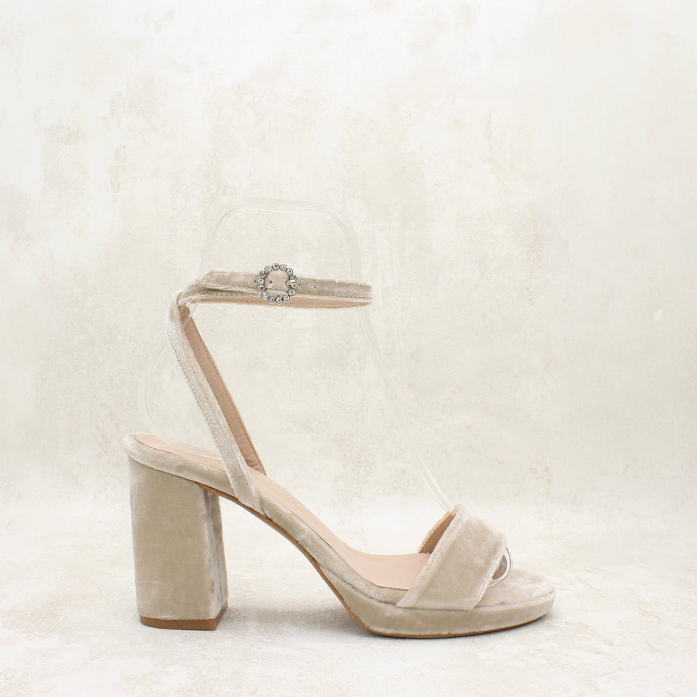 VELVET TAUPE