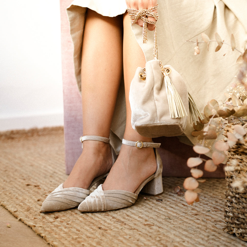 VELVET TAUPE