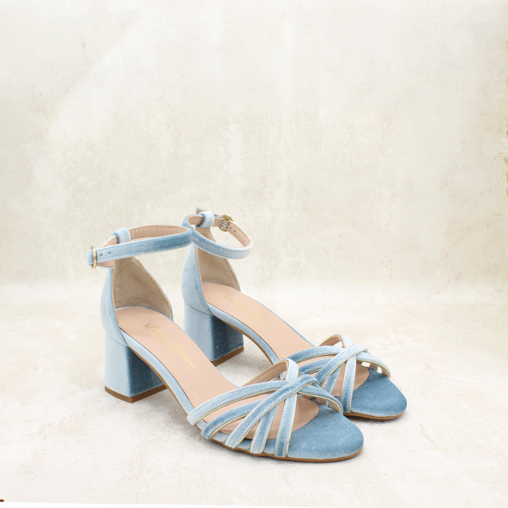 VELVET CIELO, METAL CAVA
