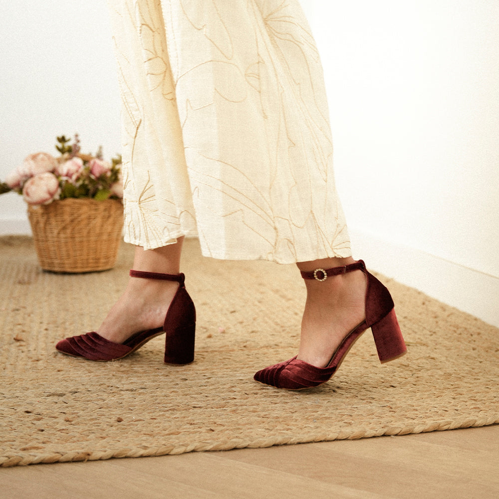 VELVET GARNET