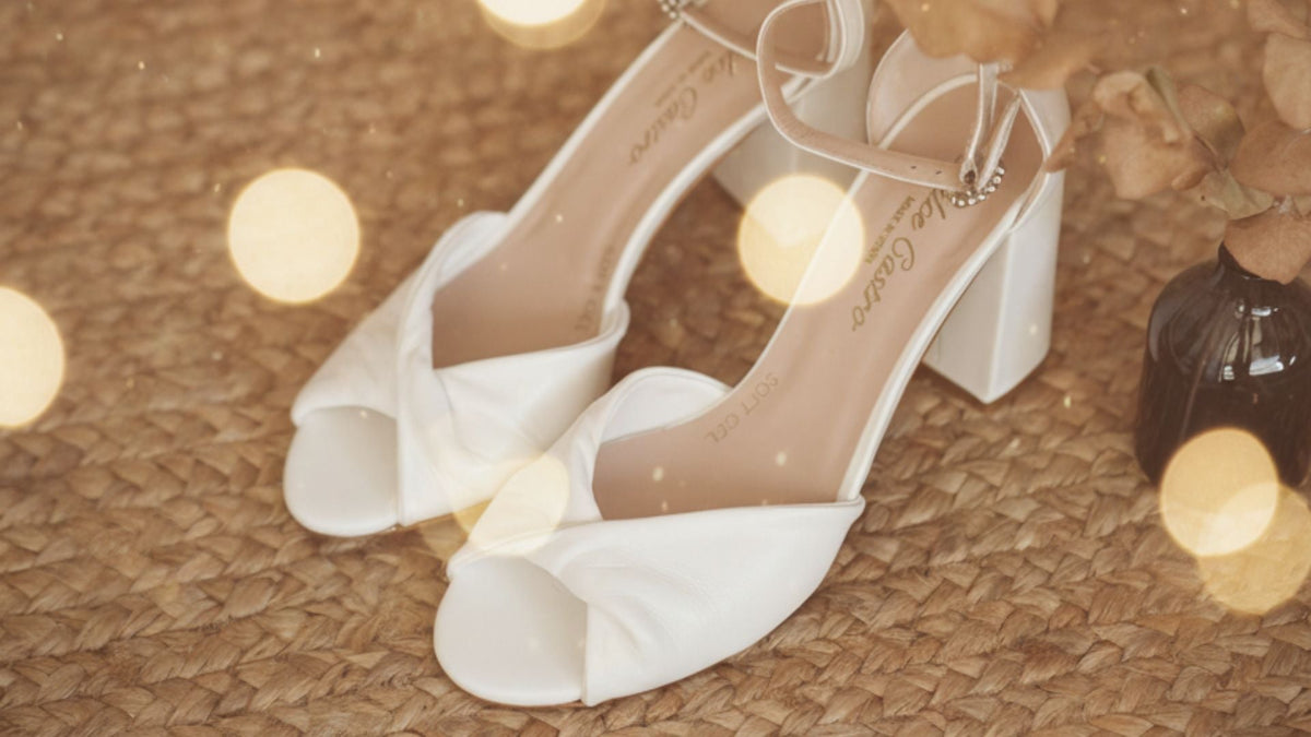 Soñar con zapatos blancos de novia​