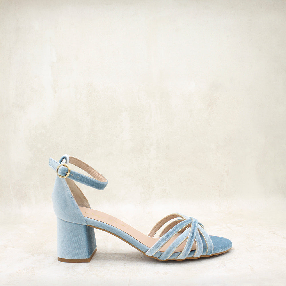 VELVET CIELO, METAL CAVA