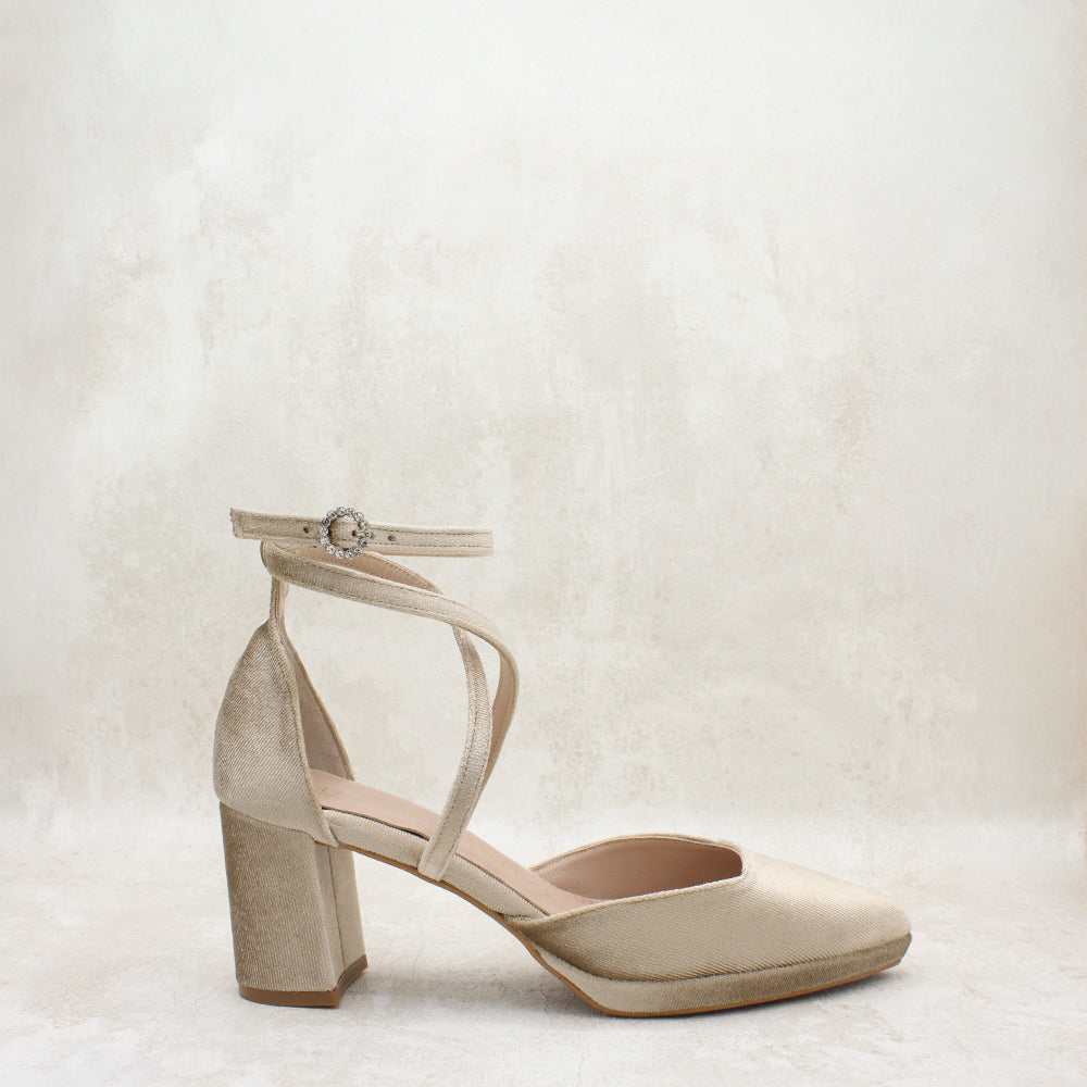 VELVET CAMEL