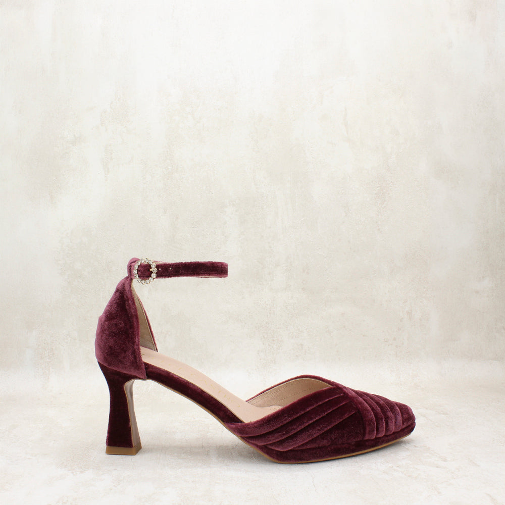VELVET PRUNA