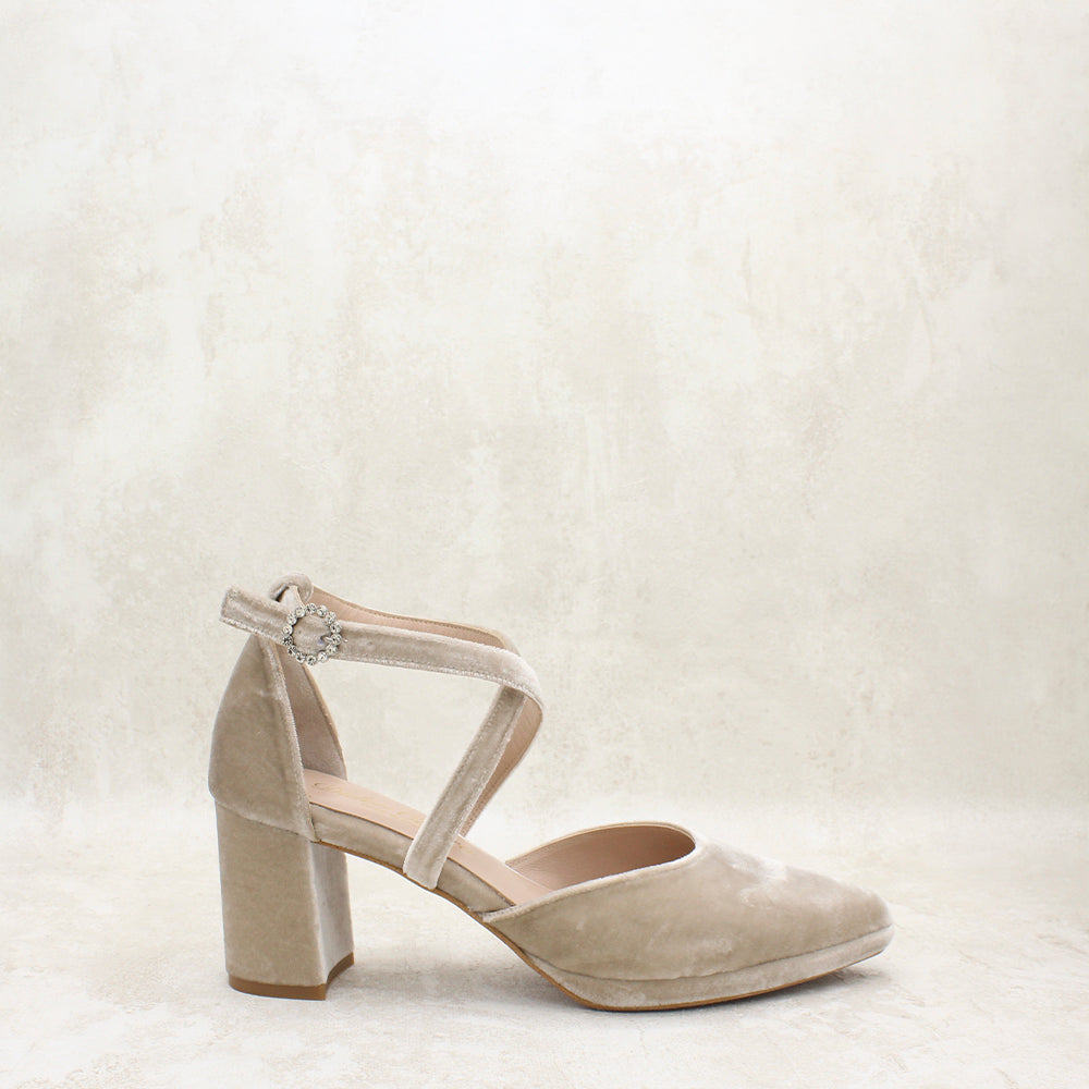 VELVET TAUPE