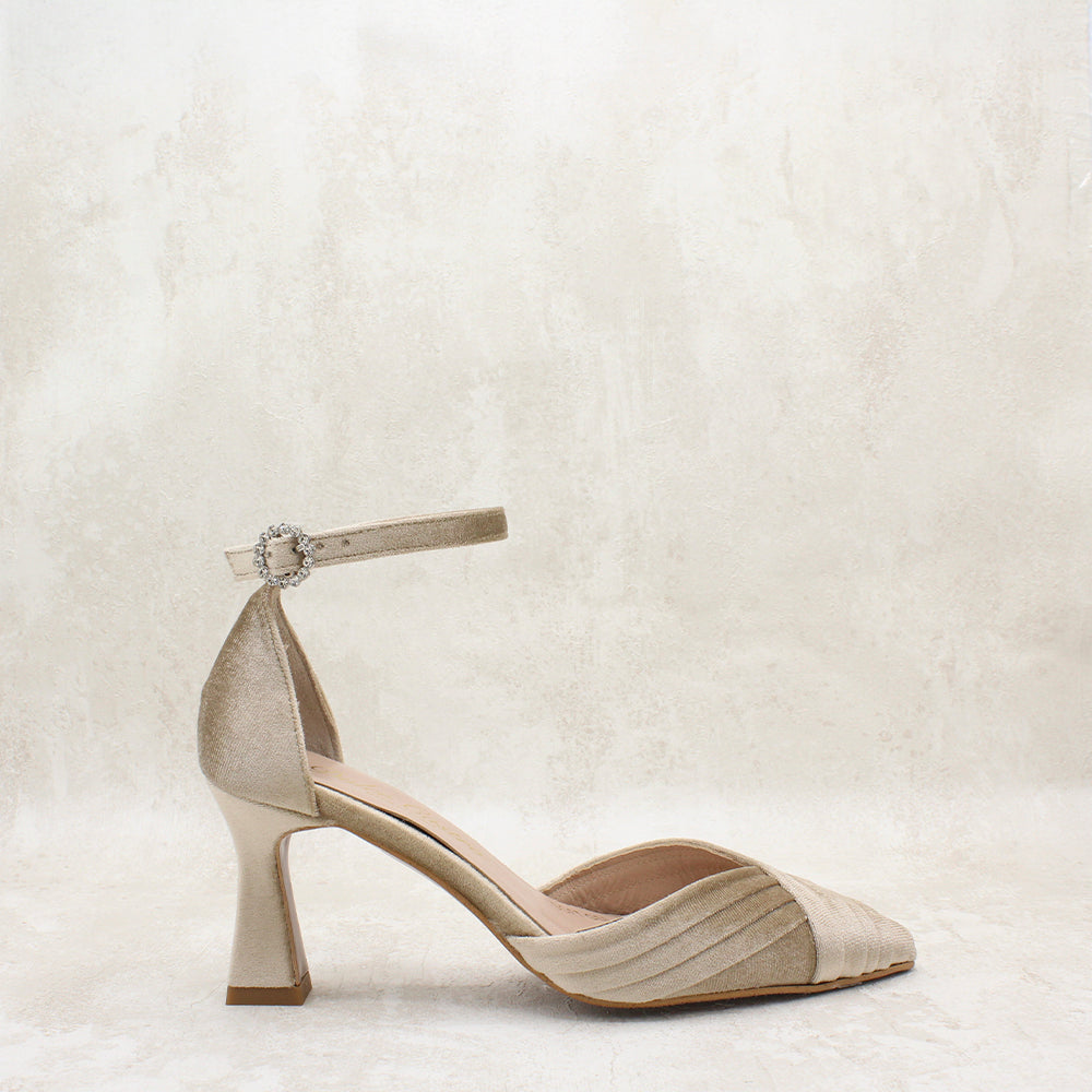VELVET CAMEL
