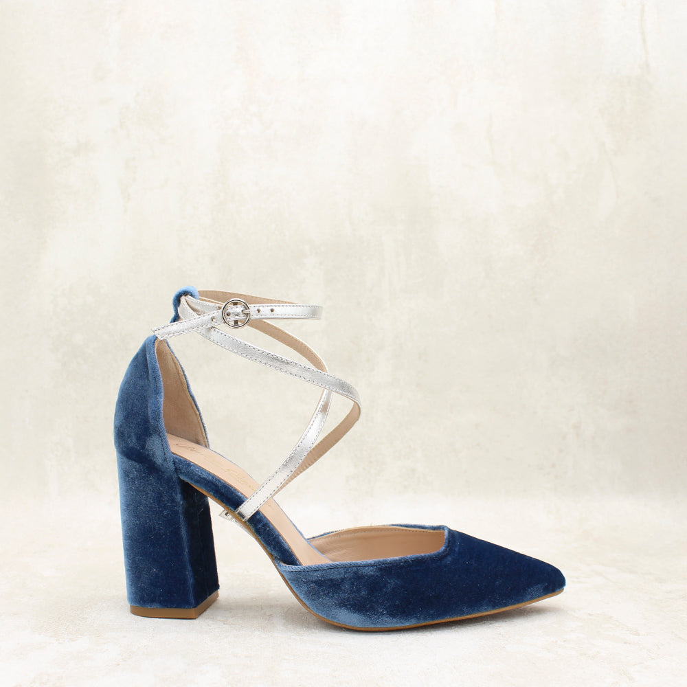 VELVET NIAGARA, METAL PLATA