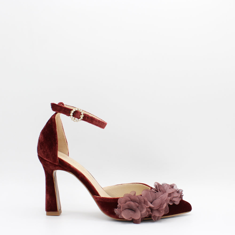 VELVET GARNETT