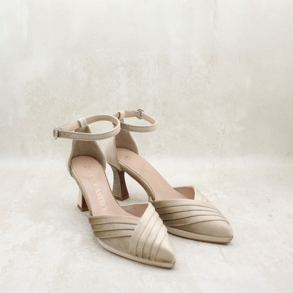 VELVET CAMEL