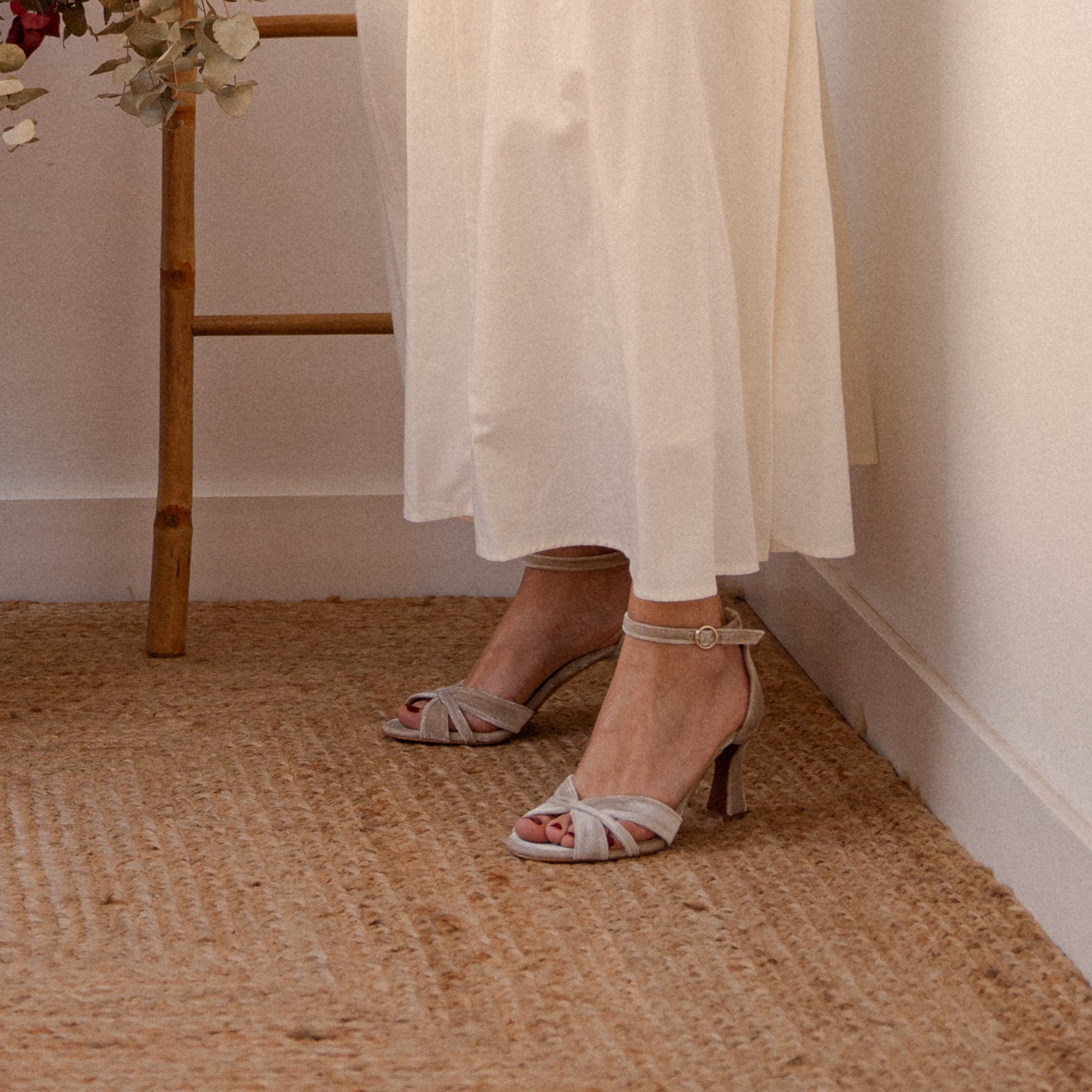 CHARLOTTE 7 VELVET TAUPE