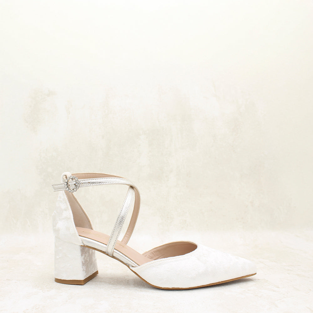 CLAUDIA 5 VELVET SEDA BLANCO, METAL PEARL