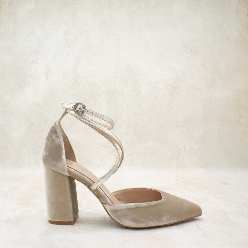 VALERIA 9 VELVET TAUPE, METAL PEARL